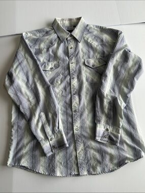 Liquido Men's Long-Sleeve Button-Down Shirt in Light Green and Gray Stripe